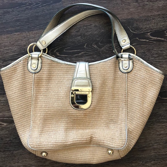 MICHAEL Michael Kors Handbags - 🎉SALE Michael Kors Staw type gold trim purse